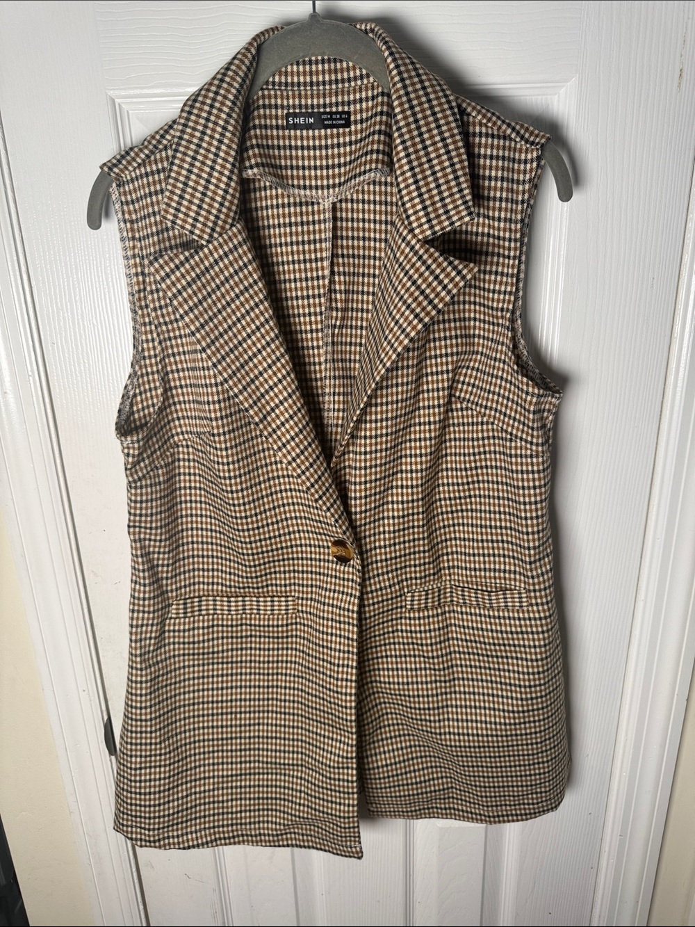 SHEIN Tan & Black Checked Sleeveless Blazer Vest